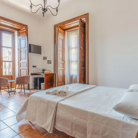 לינה וארוחת בוקר Casa Bohemien 3*